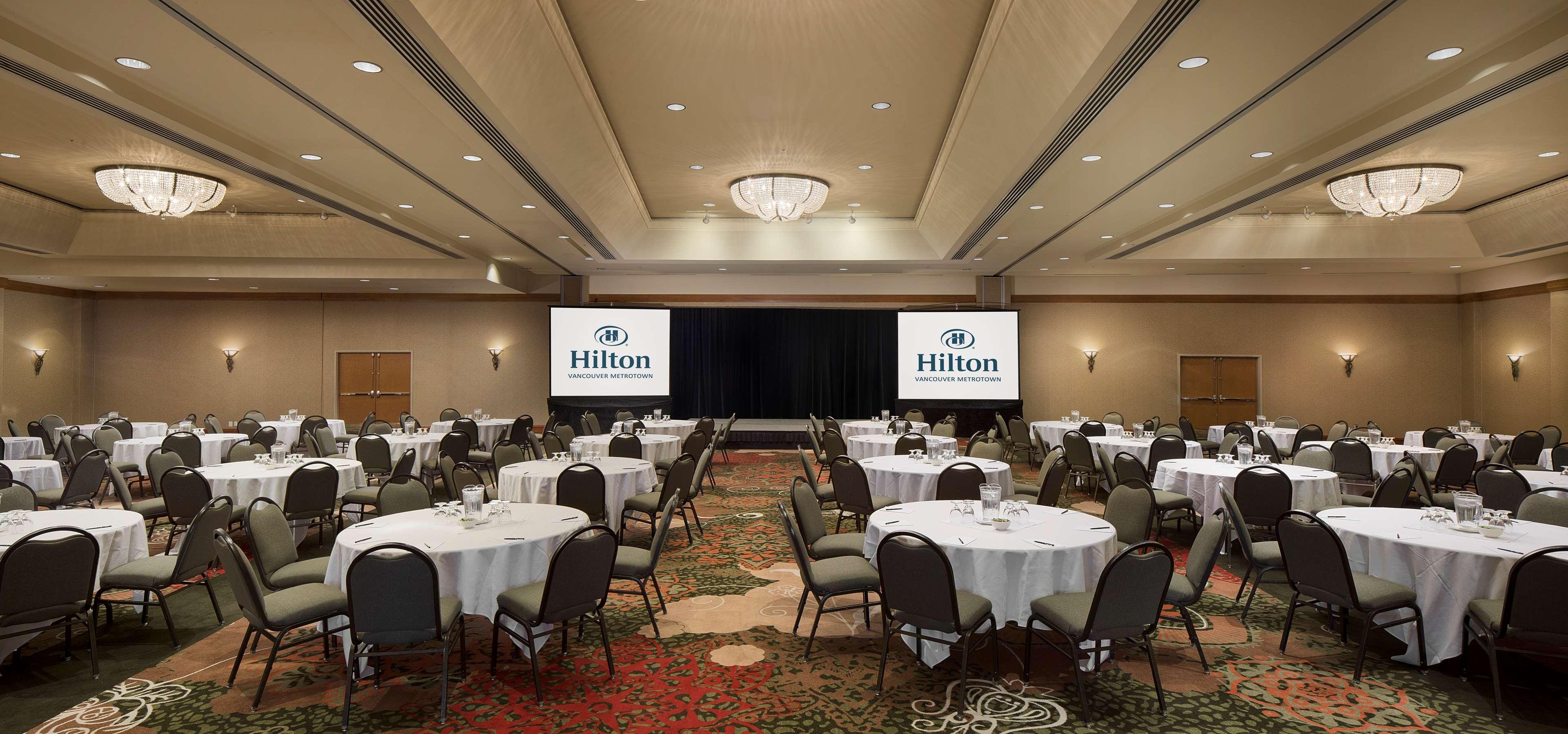 Hilton Vancouver Metrotown Burnaby Exterior photo