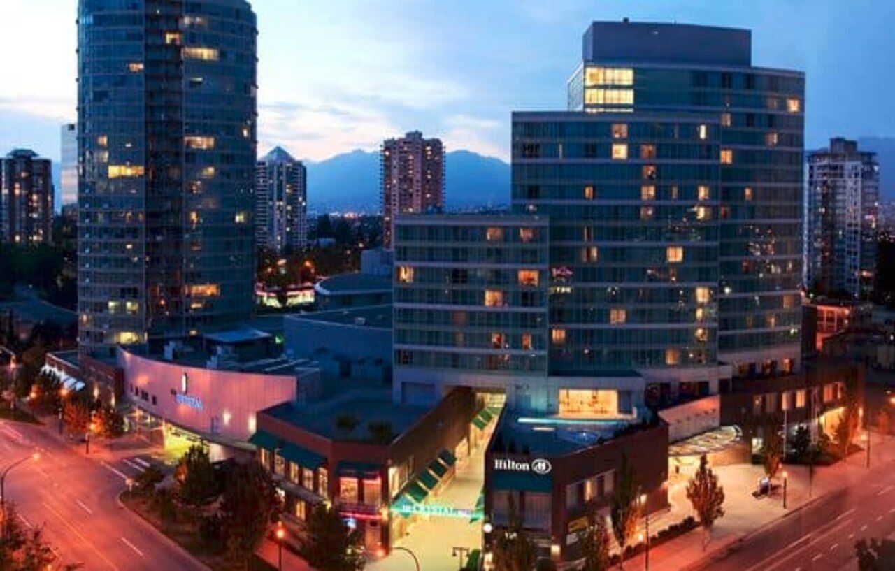 Hilton Vancouver Metrotown Hotel Burnaby Exterior photo